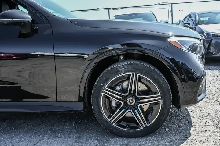 Mercedes-Benz Glc 300 2027 photo 4