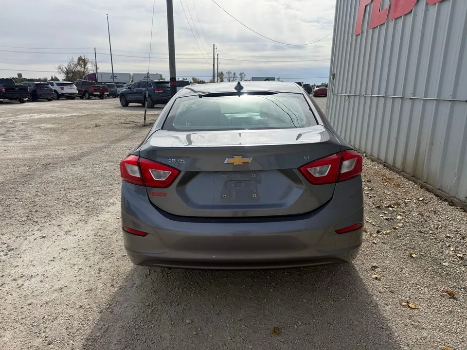 Chevrolet Cruze 2018 photo 3