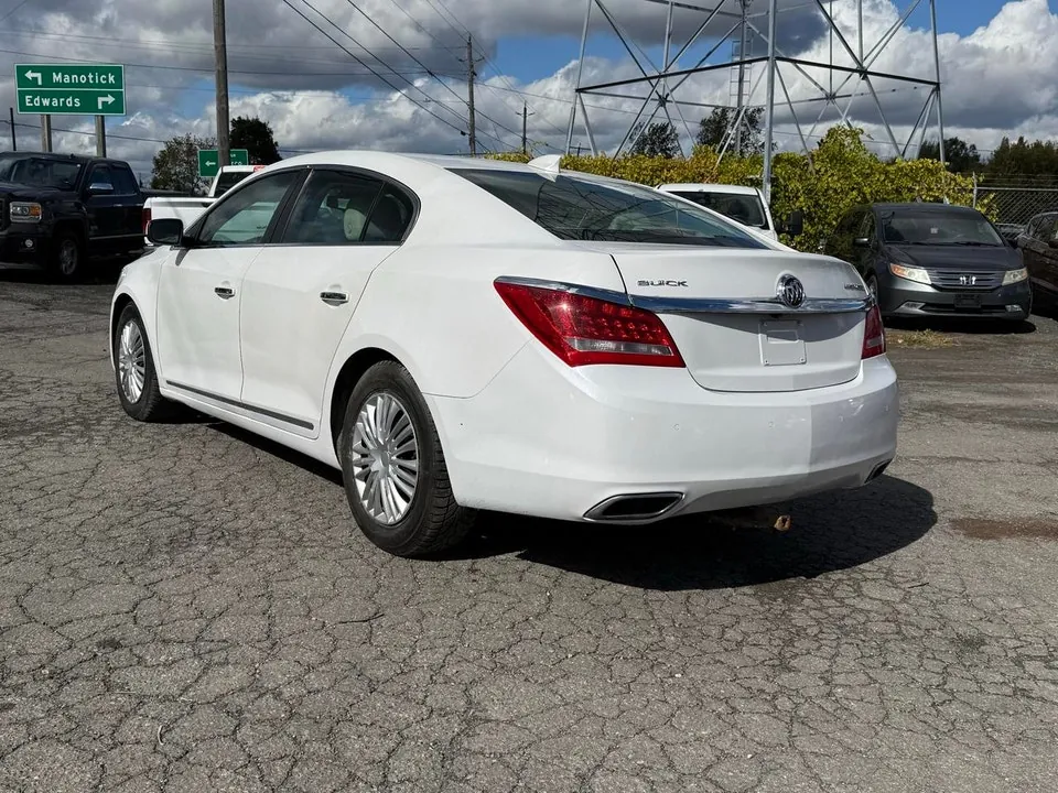 Buick Lacrosse 2015 photo 3