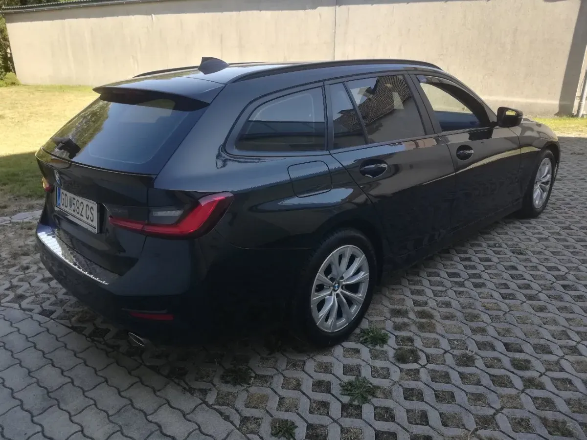 BMW 3 Series 2019 photo 3