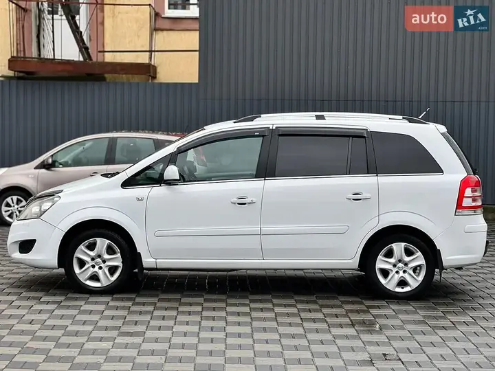 Opel Zafira 2011 photo 3