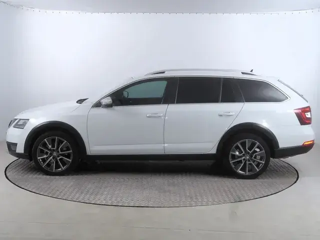 Skoda Octavia 2018 photo 2