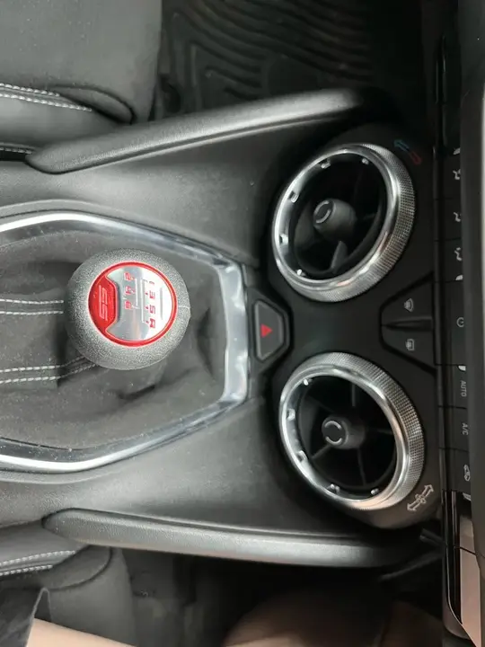 Chevrolet Camaro 2022 photo 5
