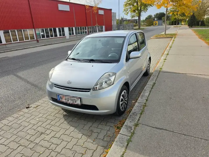 Daihatsu Sirion 2007 photo 2
