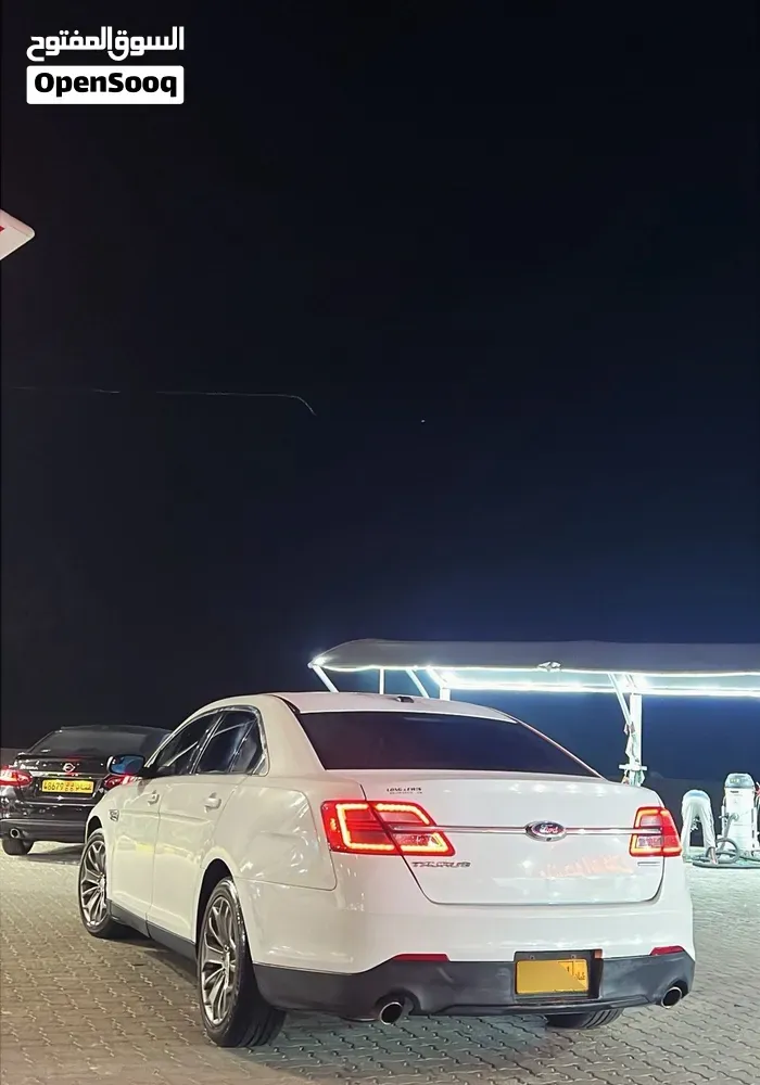 Ford Taurus 2016 photo 2