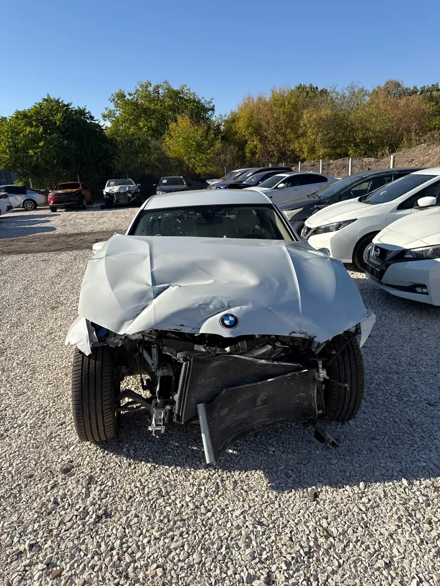 BMW 3 Series 2022 photo 2