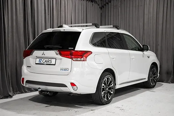 Mitsubishi Outlander 2017 photo 2