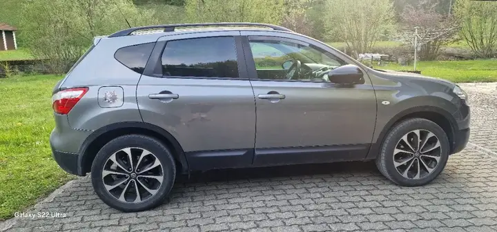 Nissan Qashqai 2013 photo 2