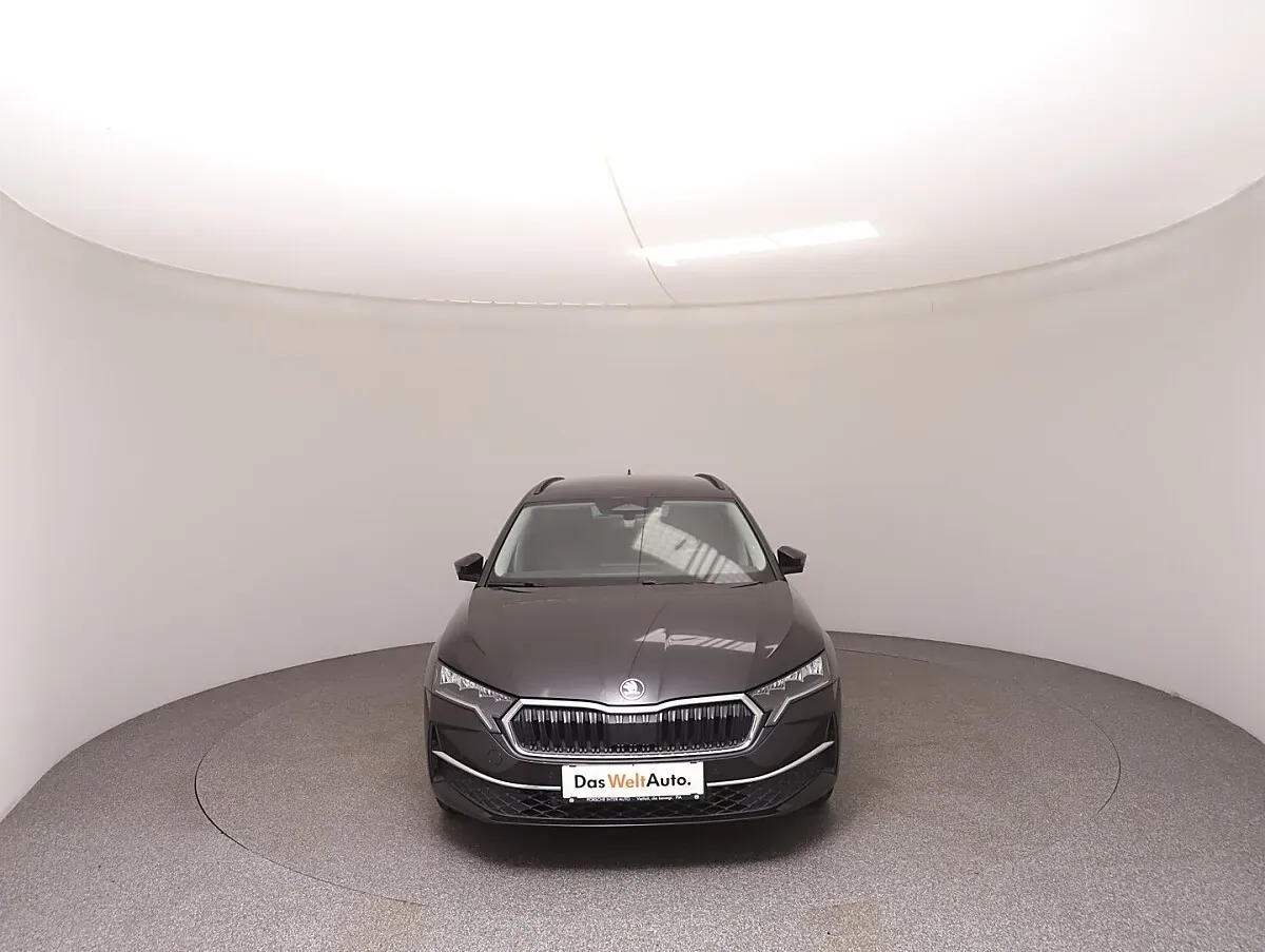 Skoda Octavia 2025 photo 3