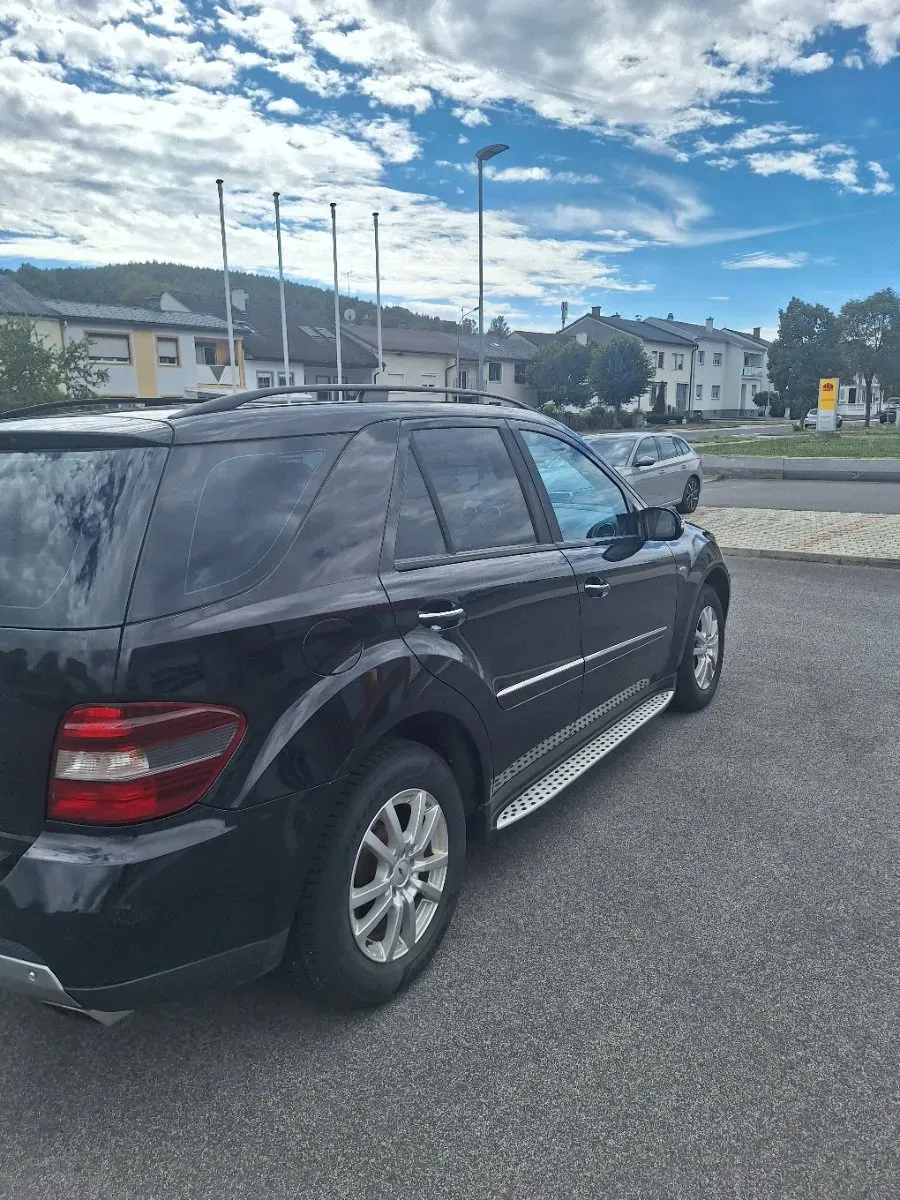 Mercedes-Benz M-Class 2008 photo 2