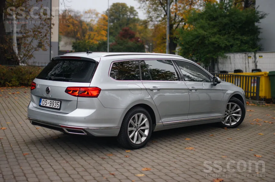 Volkswagen Passat 2022 photo 3