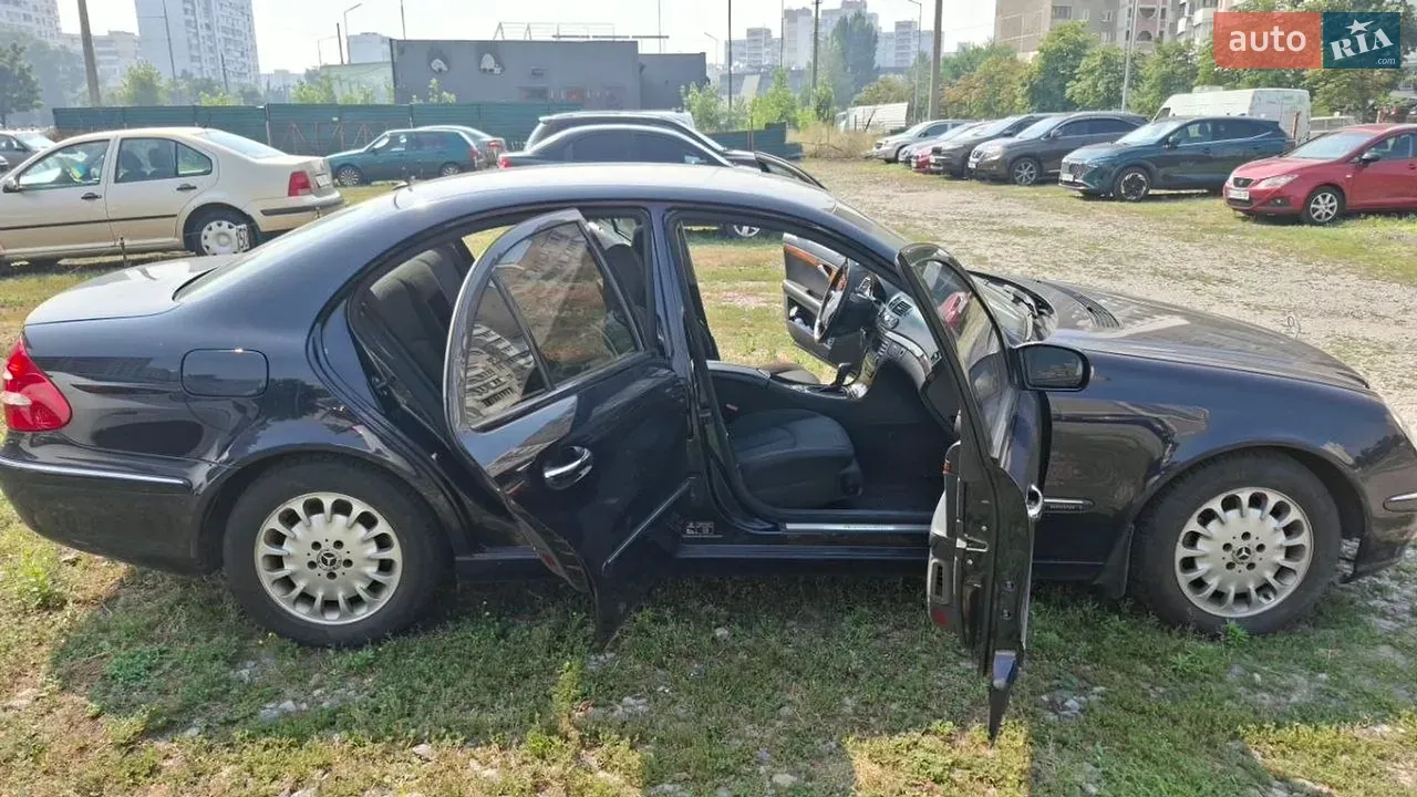 Mercedes-Benz E-Class 2005 photo 4