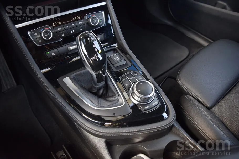BMW 218Ia Gran Tourer M Sport 2022 photo 5