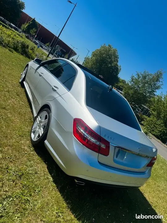 Mercedes-Benz E-Class 2011 photo 2