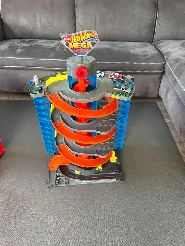 Hot Wheels Mega Garage