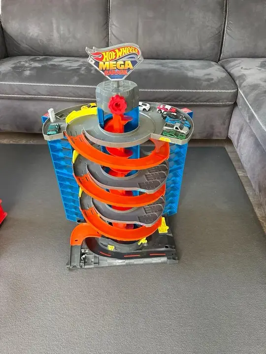 Hot Wheels Mega Garage