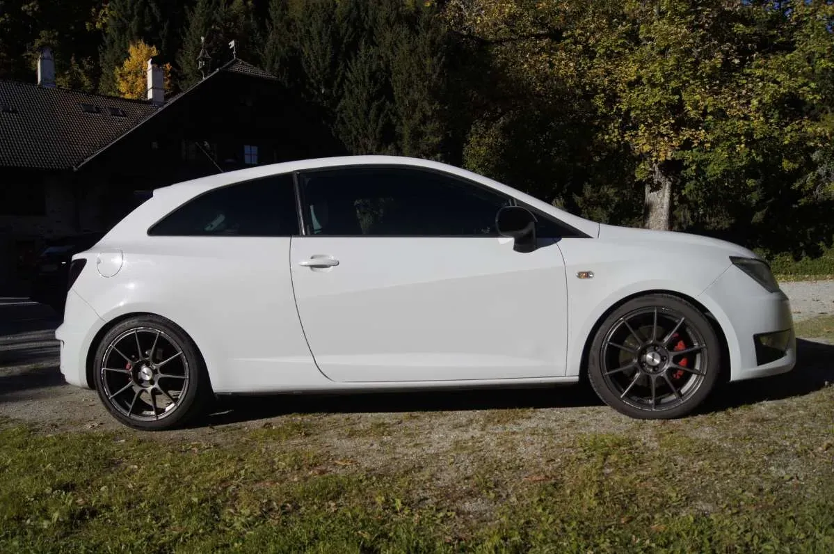 Seat Ibiza 2013 photo 3