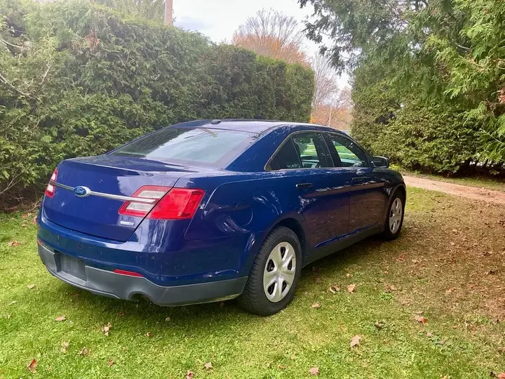 Ford Taurus 2014 photo 2