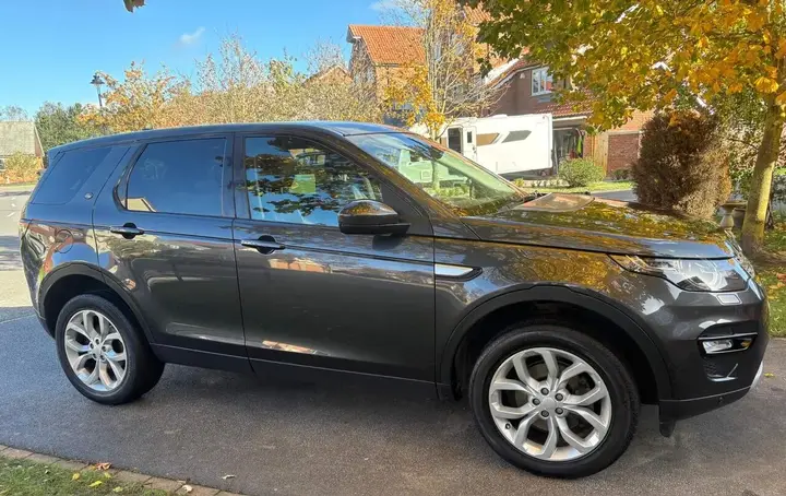 Land Rover Discovery Sport 2017 photo 4