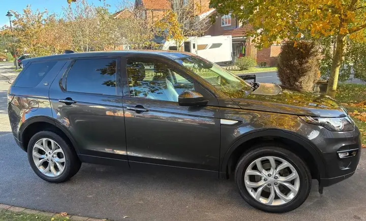 Land Rover Discovery Sport 2017 photo 3