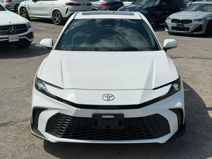 Toyota Camry 2025 photo 2