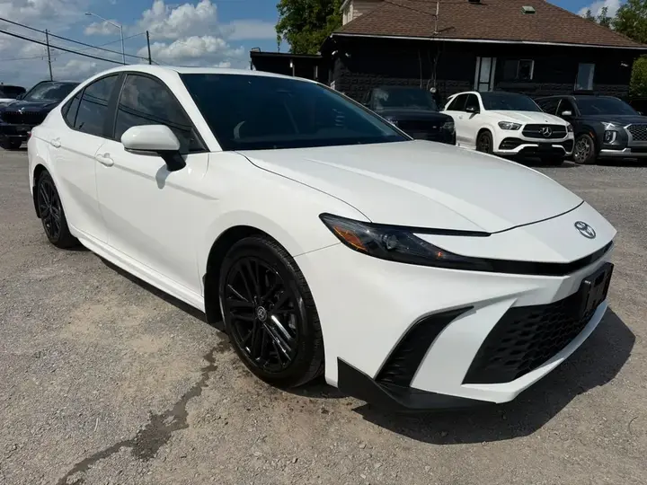 Toyota Camry 2025 photo 3
