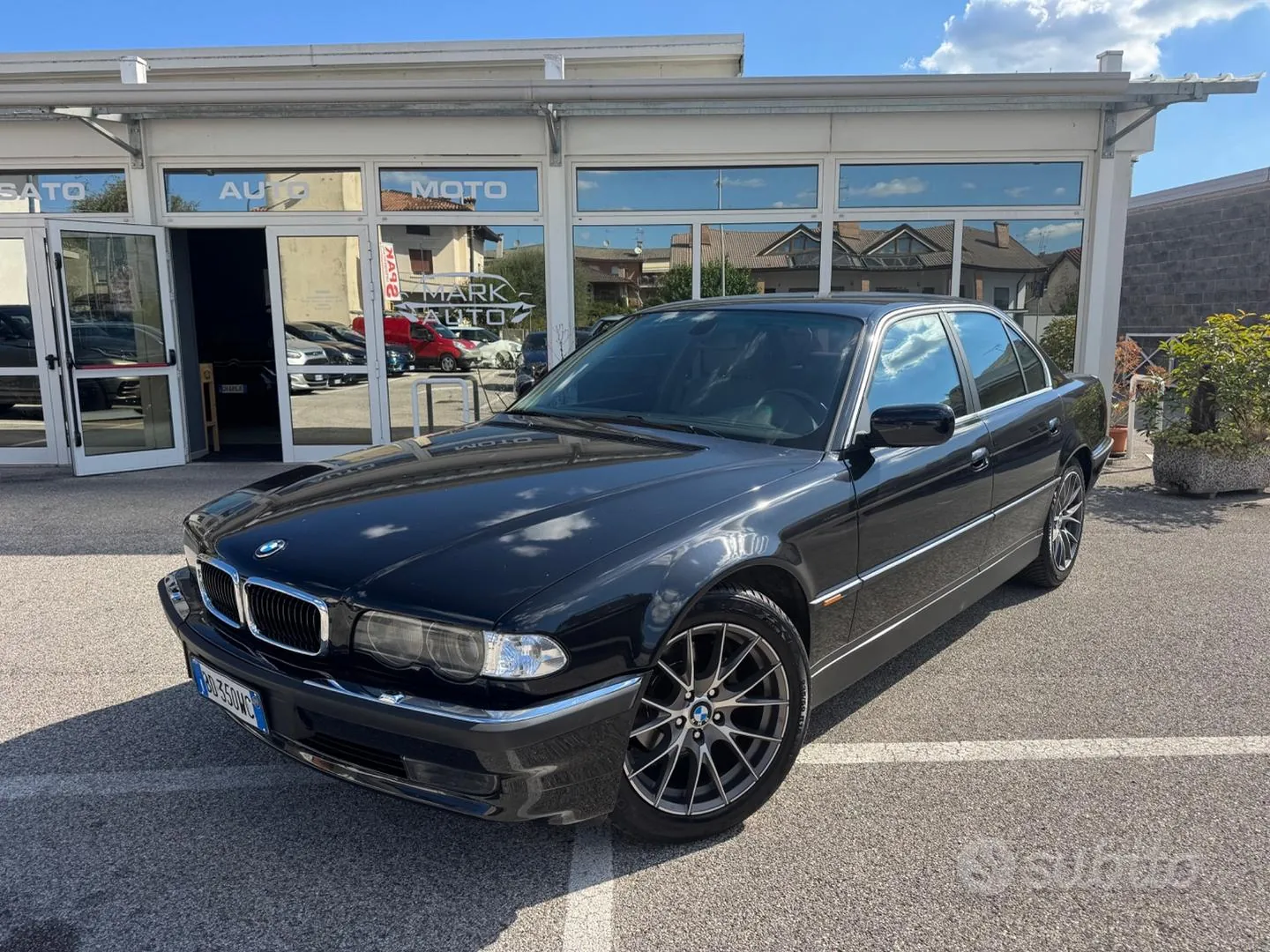 BMW 728I