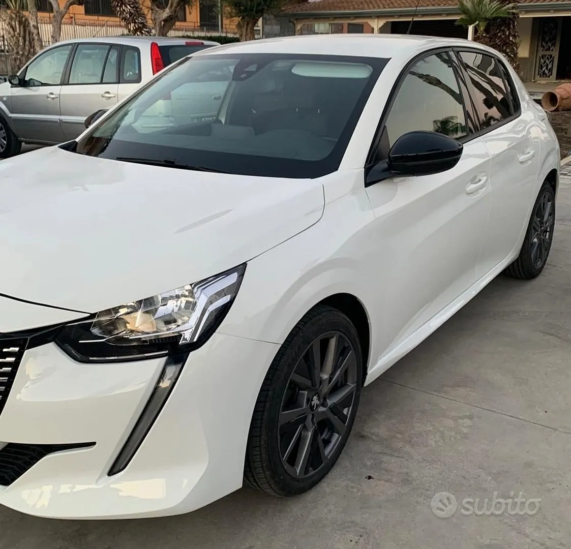 Peugeot 208 2021 photo 2
