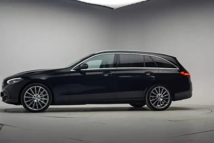 Mercedes-Benz C-Class 2023 photo 2