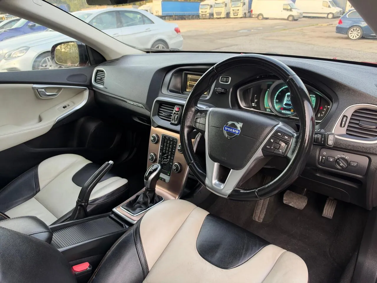 Volvo V40 2013 photo 3