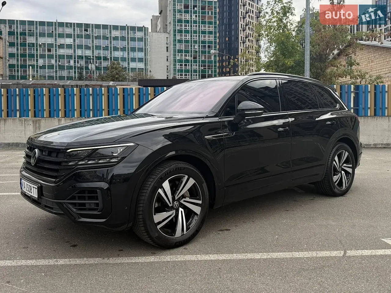 Volkswagen Touareg 2023 photo 2