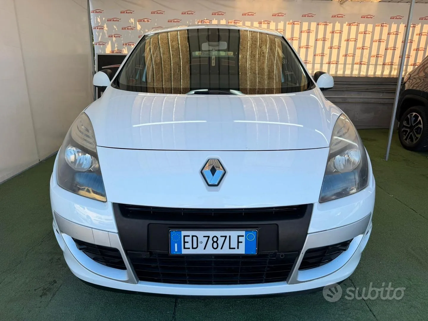 Renault Scenic 2010 photo 2