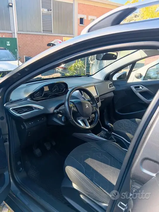 Peugeot 2008 2015 photo 5