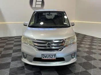 Nissan Serena 2013 photo 3