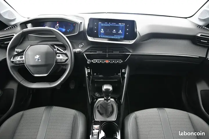 Peugeot 208 2022 photo 2