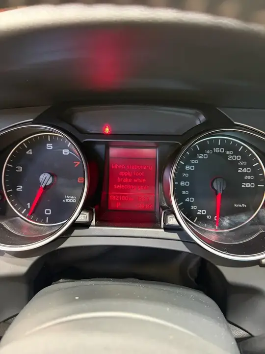 Audi A5 2012 photo 2