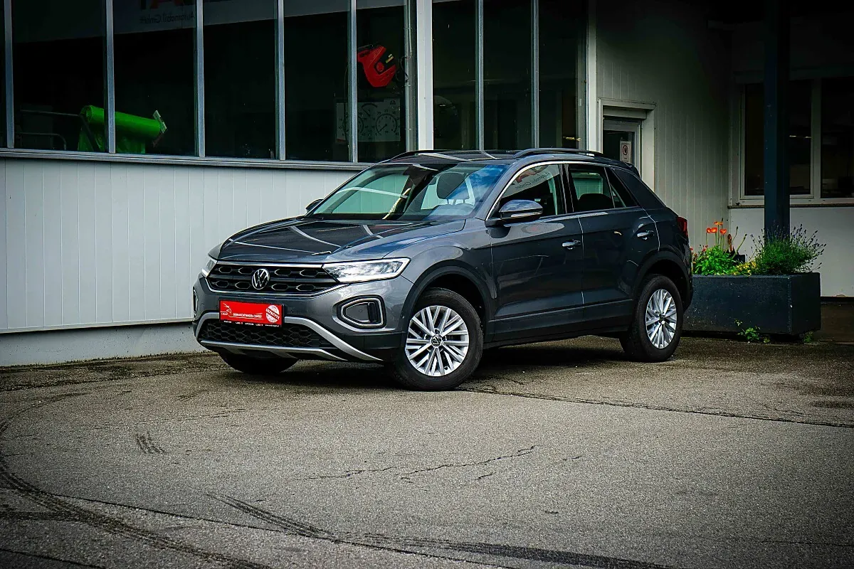 Volkswagen T-Roc 2023 photo 3