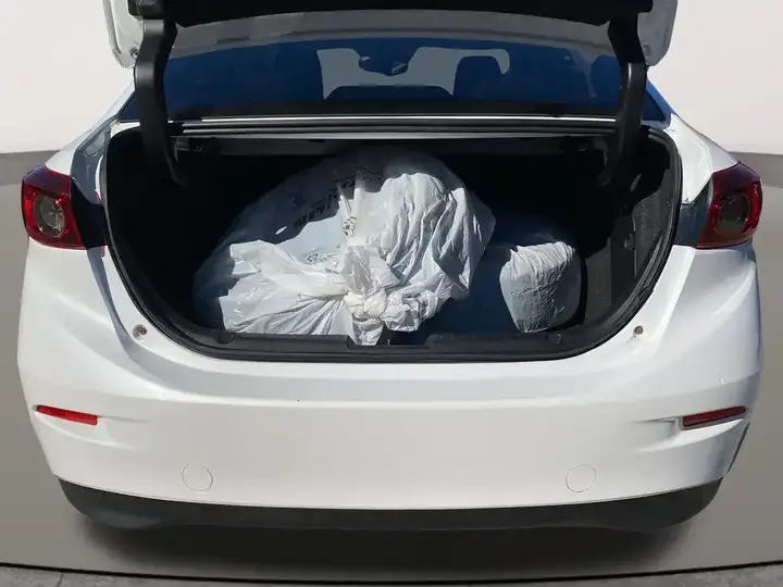 Mazda Mazda3 2018 photo 5