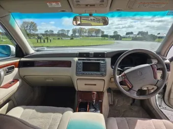 Toyota Crown 2000 photo 3