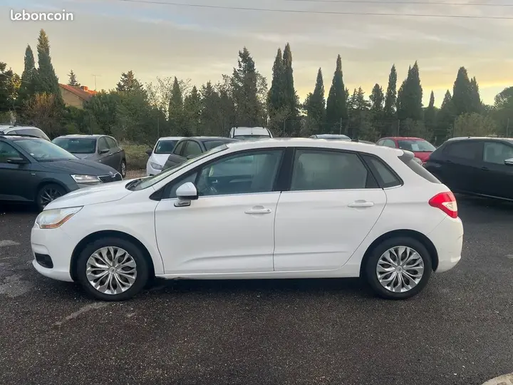 Citroen C4 2013 photo 2