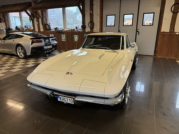 Chevrolet Corvette 1966 photo 4