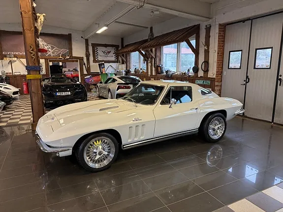 Chevrolet Corvette 1966 photo 2