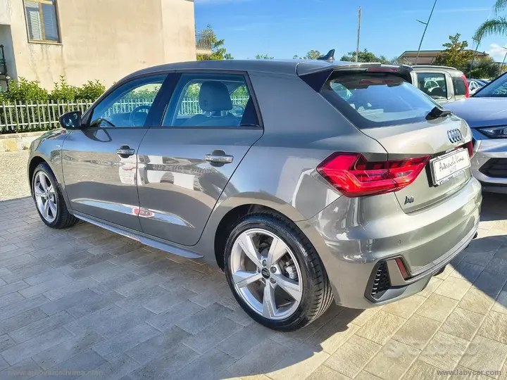 Audi A1 2024 photo 4