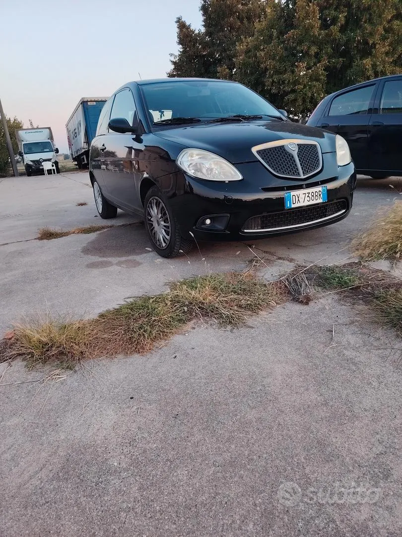 Lancia Ypsilon