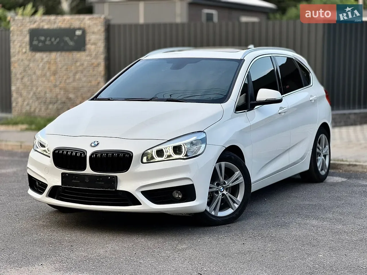 BMW 2 Series Active Tourer 2015 photo 4