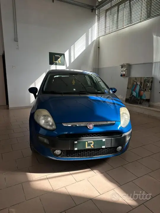 Fiat Punto Evo 2011 photo 2