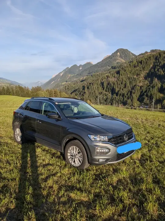 Volkswagen T-Roc 2019 photo 2