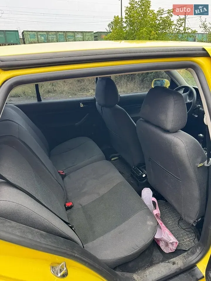 Volkswagen Golf 2000 photo 5