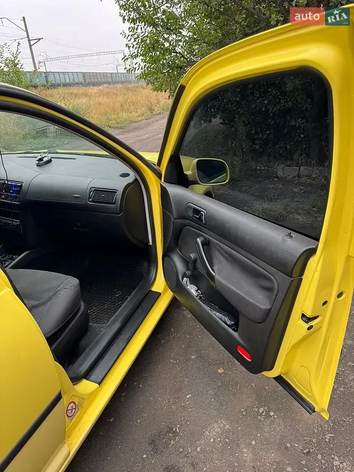 Volkswagen Golf 2000 photo 3