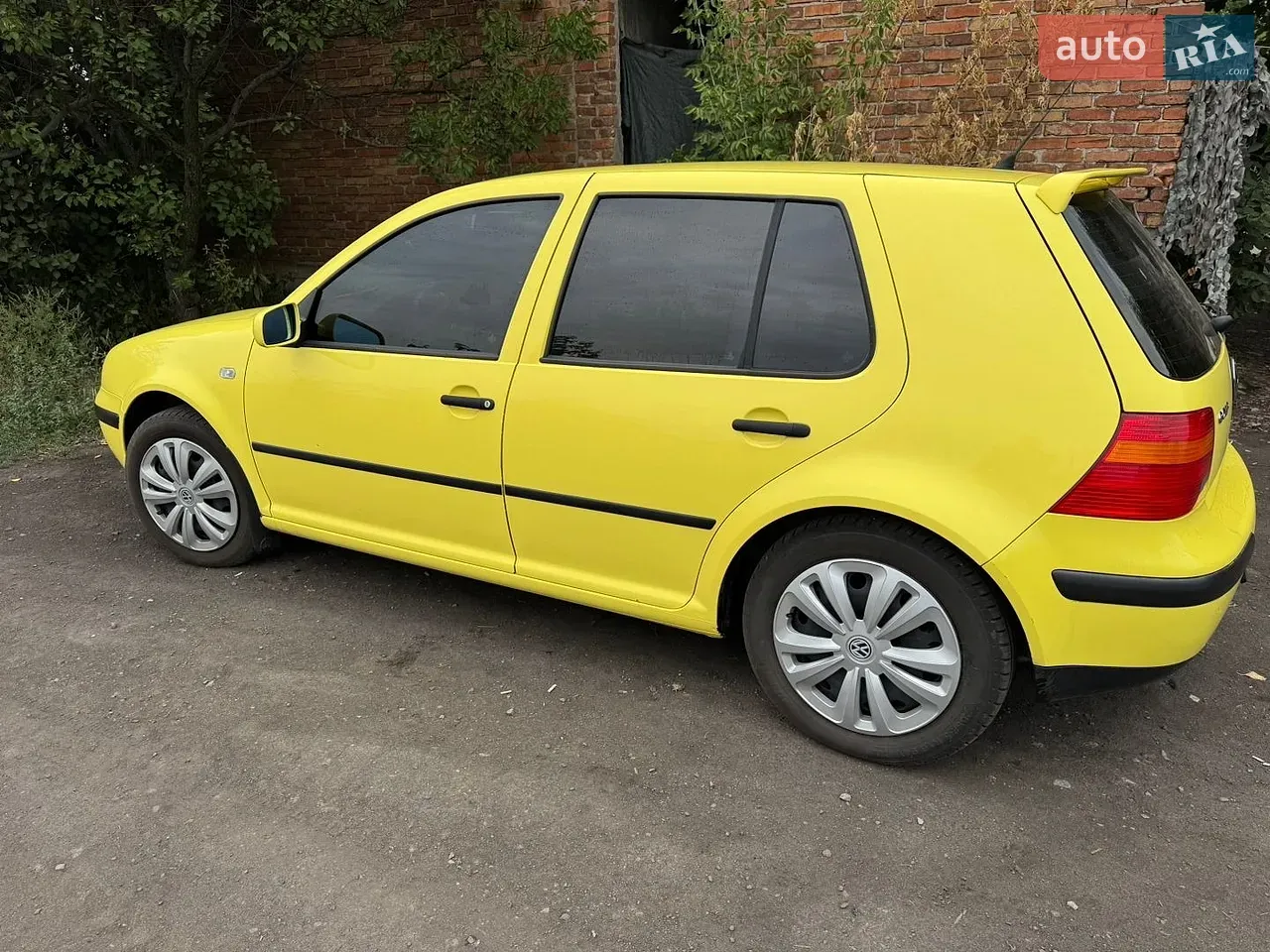 Volkswagen Golf 2000 photo 2